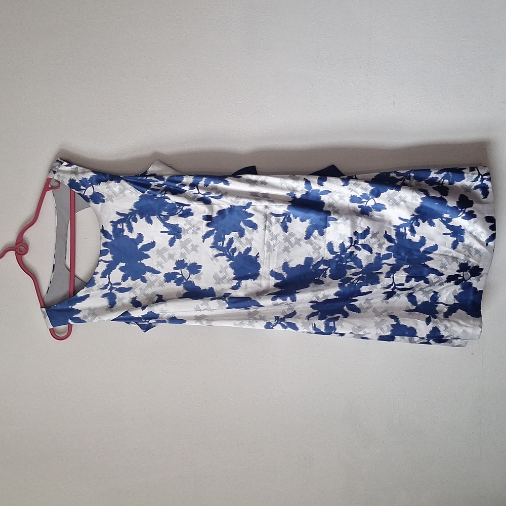 Le Chateau Sleeveless Dress
